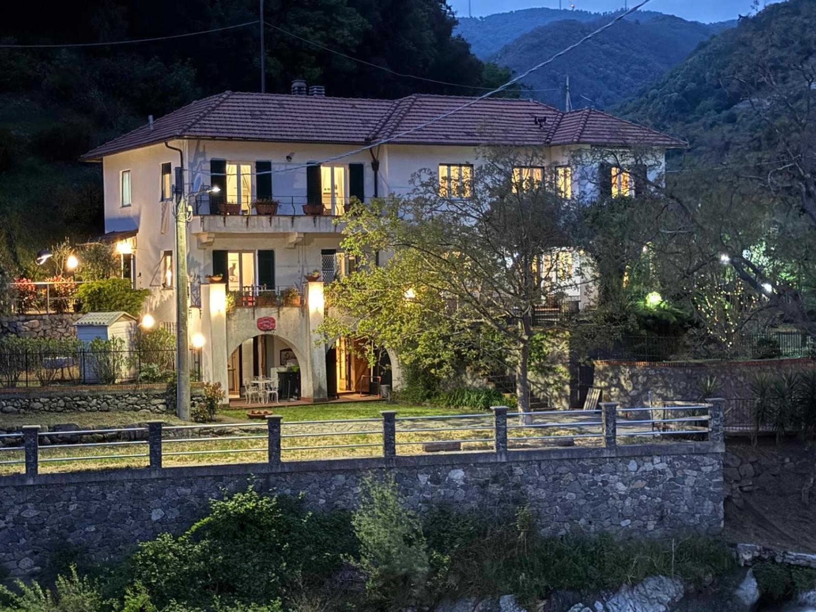 Appartamento In Villa A 5 Km Dal Mare Albisola Superiore Ngoại thất bức ảnh